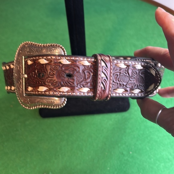 NOCONA BELT CO. LACING EMBOSSED FLORAL CONTRAST WESTERN MENS BELT SZ 32 - Picture 2 of 14